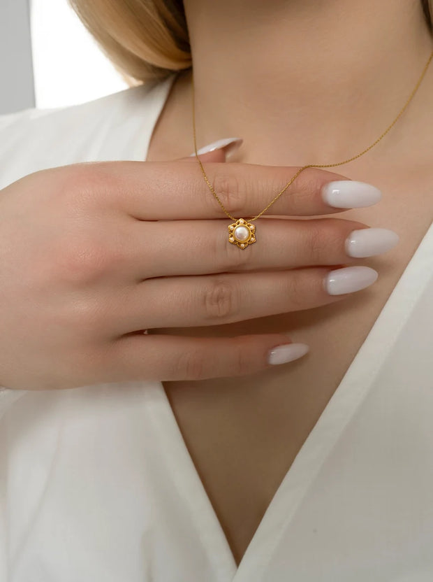 Dainty Tiny Pearl Choker