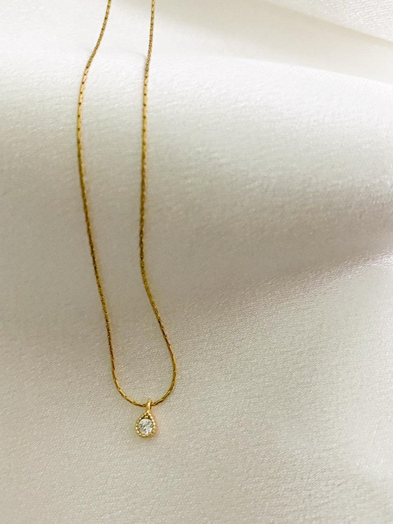 Dainty Diamond Choker: Minimalist Gold Necklace