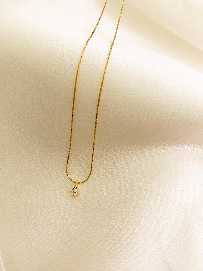 Dainty Diamond Choker: Minimalist Gold Necklace
