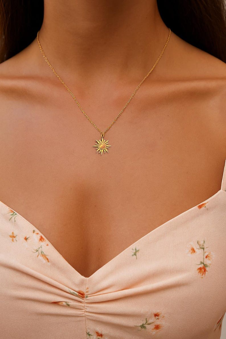 Sun Necklace – 18K Gold Plated Stainless Steel | Dainty Sun Pendant Necklace