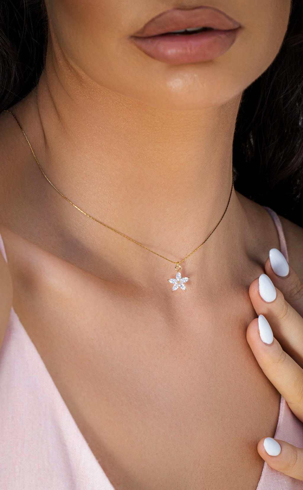 Dainty Diamond Flower Necklace, Minimalist Flower Necklace, Flower Charm Choker Necklace, Perfect for Layering