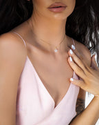 Minimalist Daisy Choker Necklace, Tiny Flower Chain Necklace, Daisy Chain Necklace, Tiny CZ Flower Necklace, CZ Cluster Floral Necklace