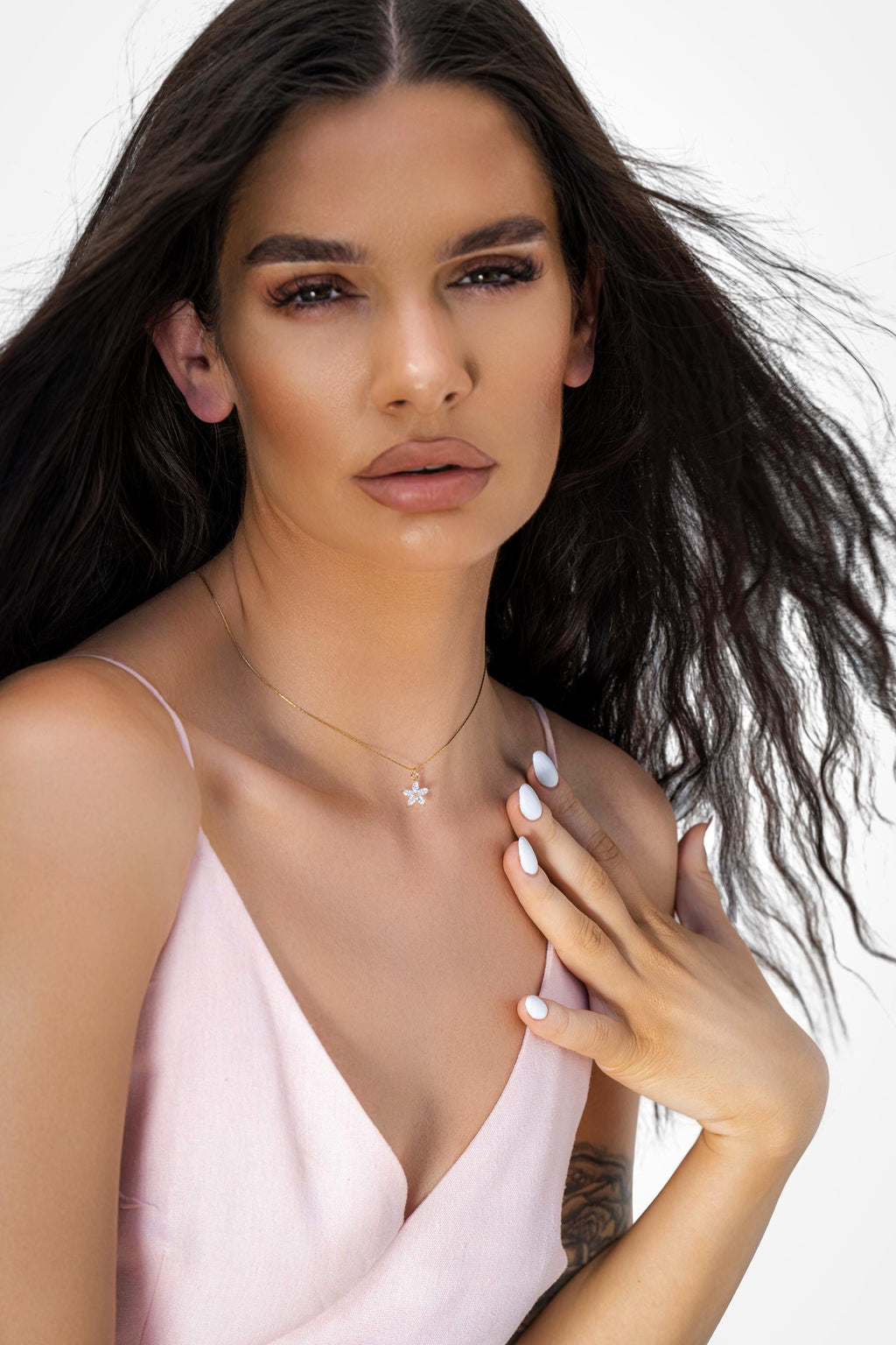 Dainty Diamond Flower Necklace, Minimalist Flower Necklace, Flower Charm Choker Necklace, Perfect for Layering