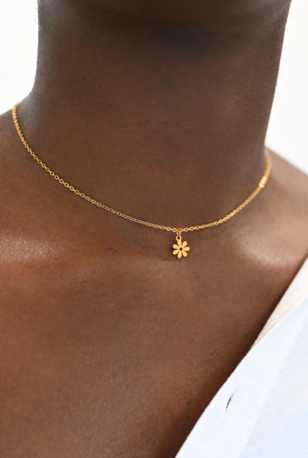 Mini Flower necklace, Daisy Necklaces for Women, Tiny Little Daisy Flower Necklace - Daisy Necklace - Flower Pendant Necklace