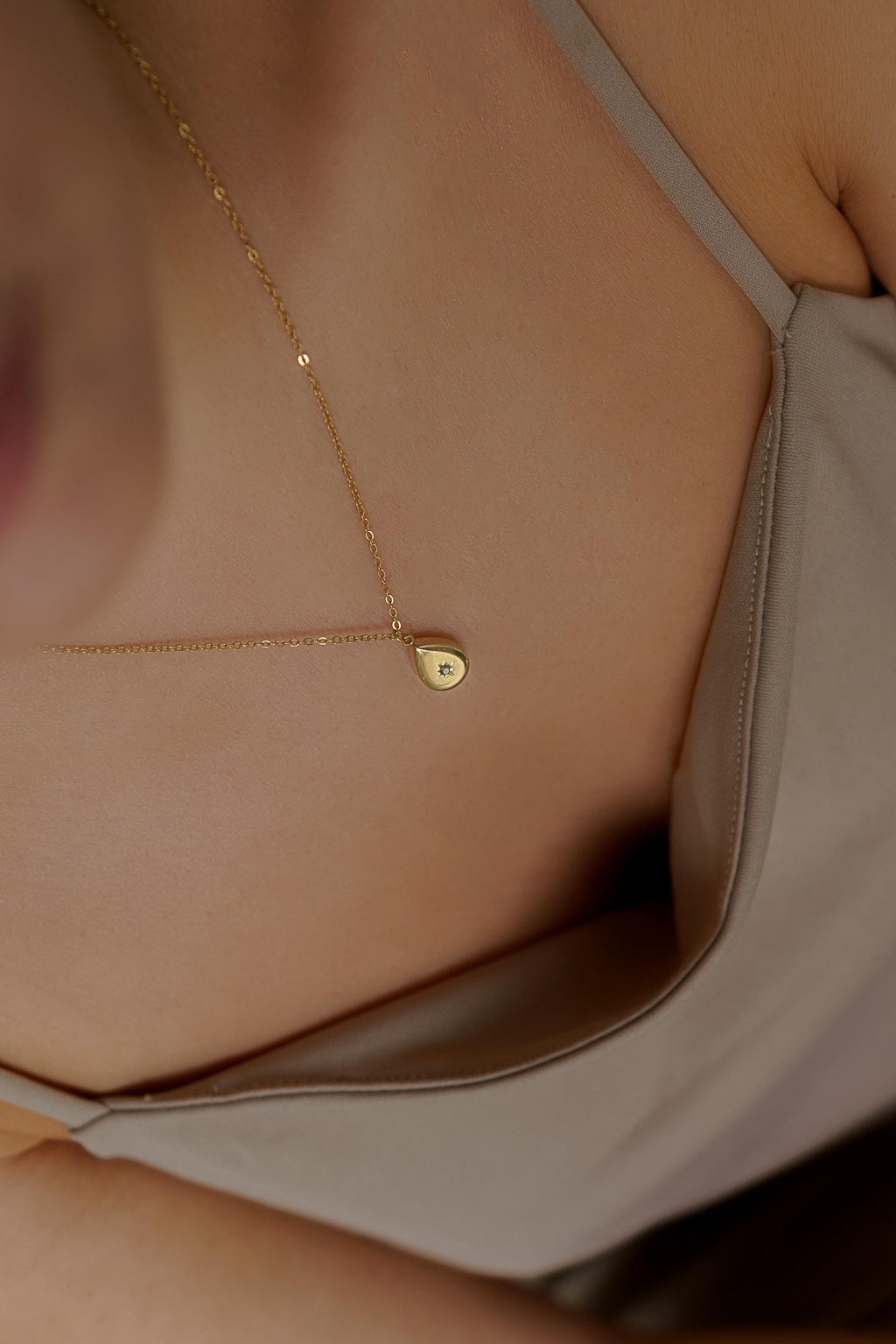 Elegant Teardrop Pendant Necklace – Dainty Gold  Jewelry | Minimalist Gift for Her | Bridesmaid, Birthday, or Everyday Wear