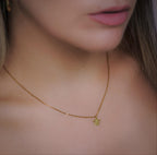 Minimalist Bee Necklace, Charming Bee Necklace, Delicate Gold Bee Pendant, Elegant Insect Pendant for Everyday Wear, Bee on Delicate Chain