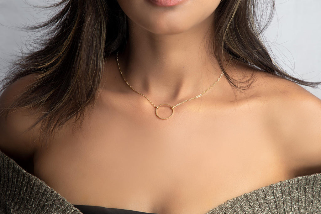 Minimalist Circle Karma Necklace – 14k Gold  Dainty Karma Pendant, Friendship Gift, Everyday Jewelry, Bridesmaid Necklace