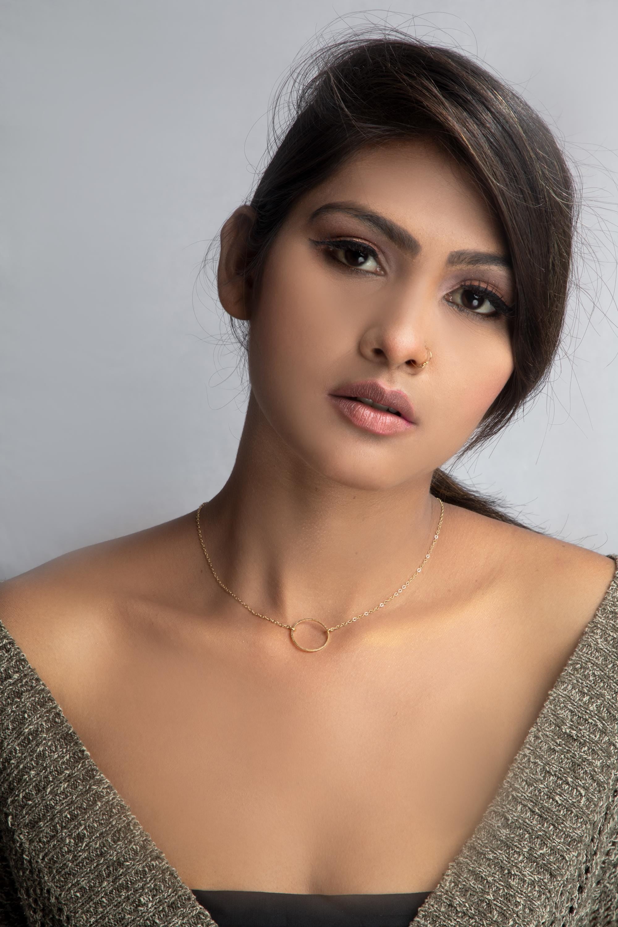 Minimalist Circle Karma Necklace – 14k Gold  Dainty Karma Pendant, Friendship Gift, Everyday Jewelry, Bridesmaid Necklace