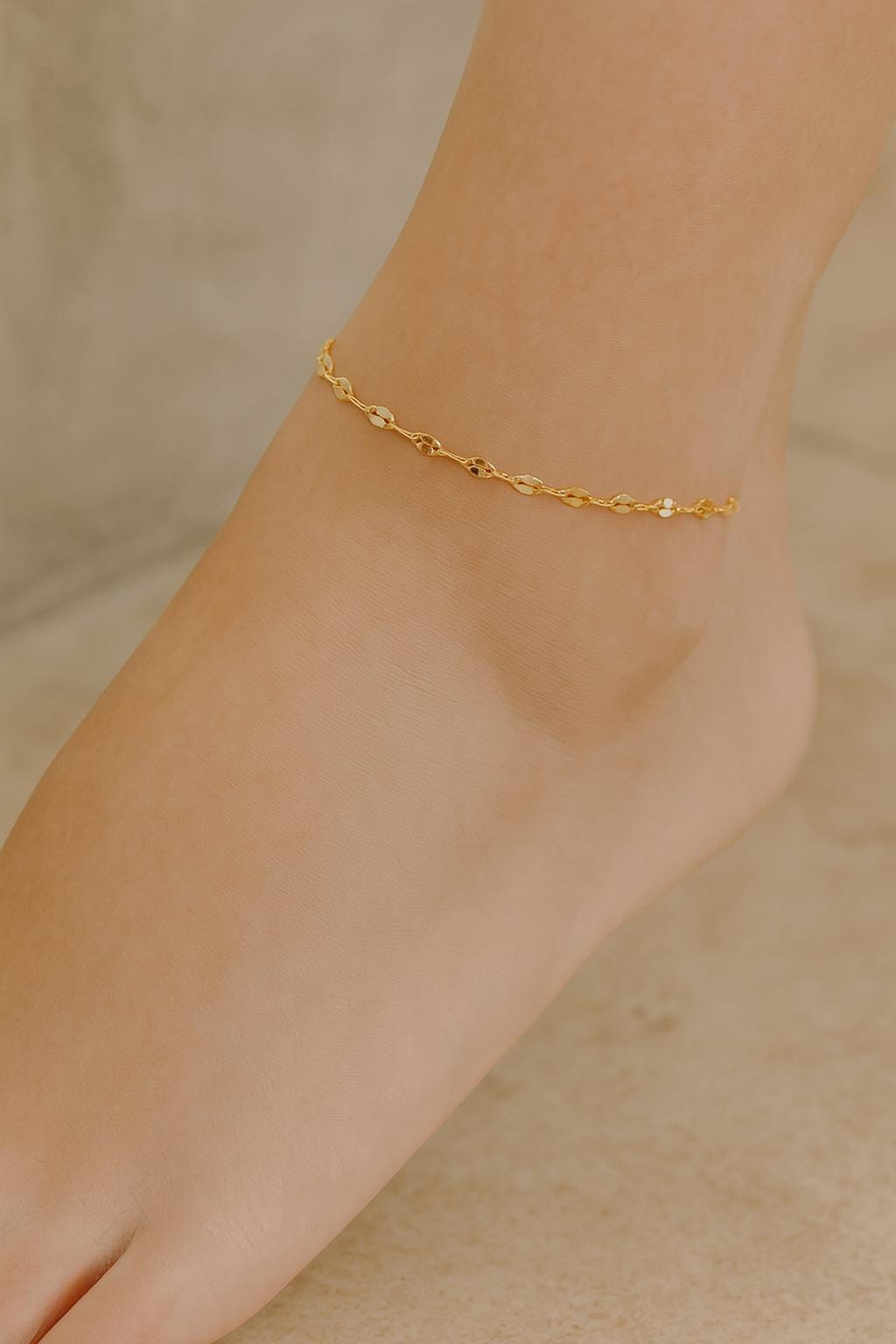 14K Gold Anklet for Women | Dainty Oval Link Chain Anklet | Waterproof Stainless Steel | Adjustable Gold Ankle Bracelet | Summer Jewelry Gif