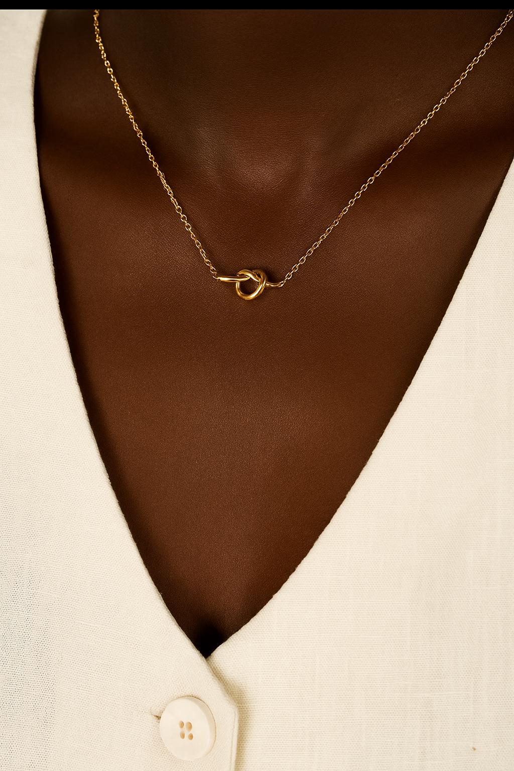 Minimalist Knot Necklace – 14k Gold Plated Stainless Steel | Elegant Everyday Jewelry | Gift for Her | Dainty Knot Pendant Necklace uk girl