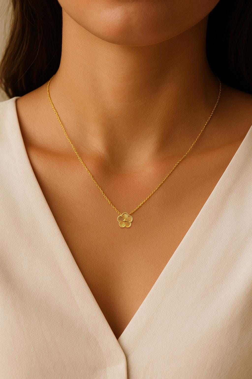 Dainty Gold Daisy Necklace: 14k Gold Plated Stainless Steel Pendant Necklace