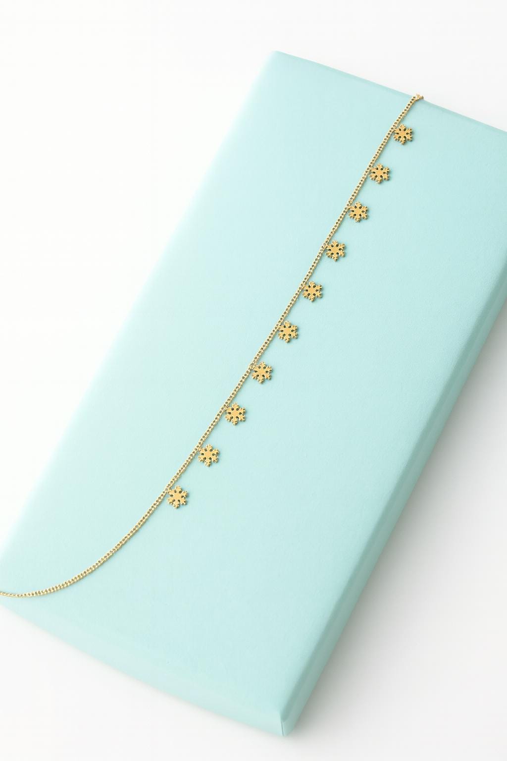 Snowflake Choker Necklace – 14k Gold Plated Stainless Steel | Minimalist Winter Jewelry | Christmas Gift for Her Uk