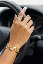 gold Wave Bangle Bracelet • Adjustable Cuff • 16 cm • Wavy Gold Bracelet with Sparkling Stones • Modern Sculptural Jewelry • Gift for Her u